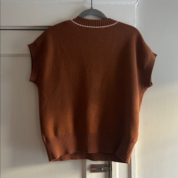 Lisa Says Gah Brown V-Neck Sweater with Mushroom Design 🍄 - Picture 3 of 6